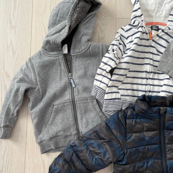 Boy's  Lot Set of 4 Pieces Hoodies and Quilted Jacket ( Various 2-3 YRS ) - Picture 2 of 3